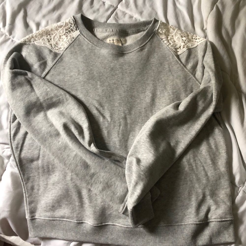 Crop top sweater with cute lace detail